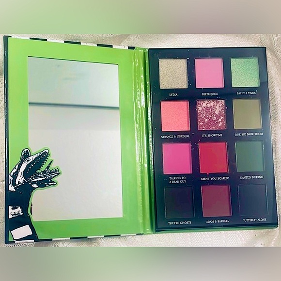 Beetlejuice eye-shadow pallet - Picture 3 of 4